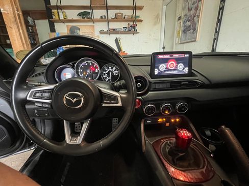 Used 2018 MAZDA MX-5 Miata RF Grand Touring RWD image 24