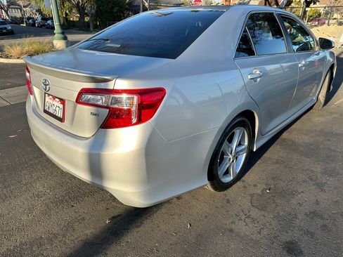 Used 2012 Toyota Camry SE image 6