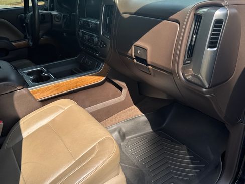 Used 2016 Chevrolet Silverado 1500 LTZ w/ Texas Edition image 8