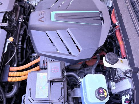 Used 2021 Hyundai Kona Limited image 4