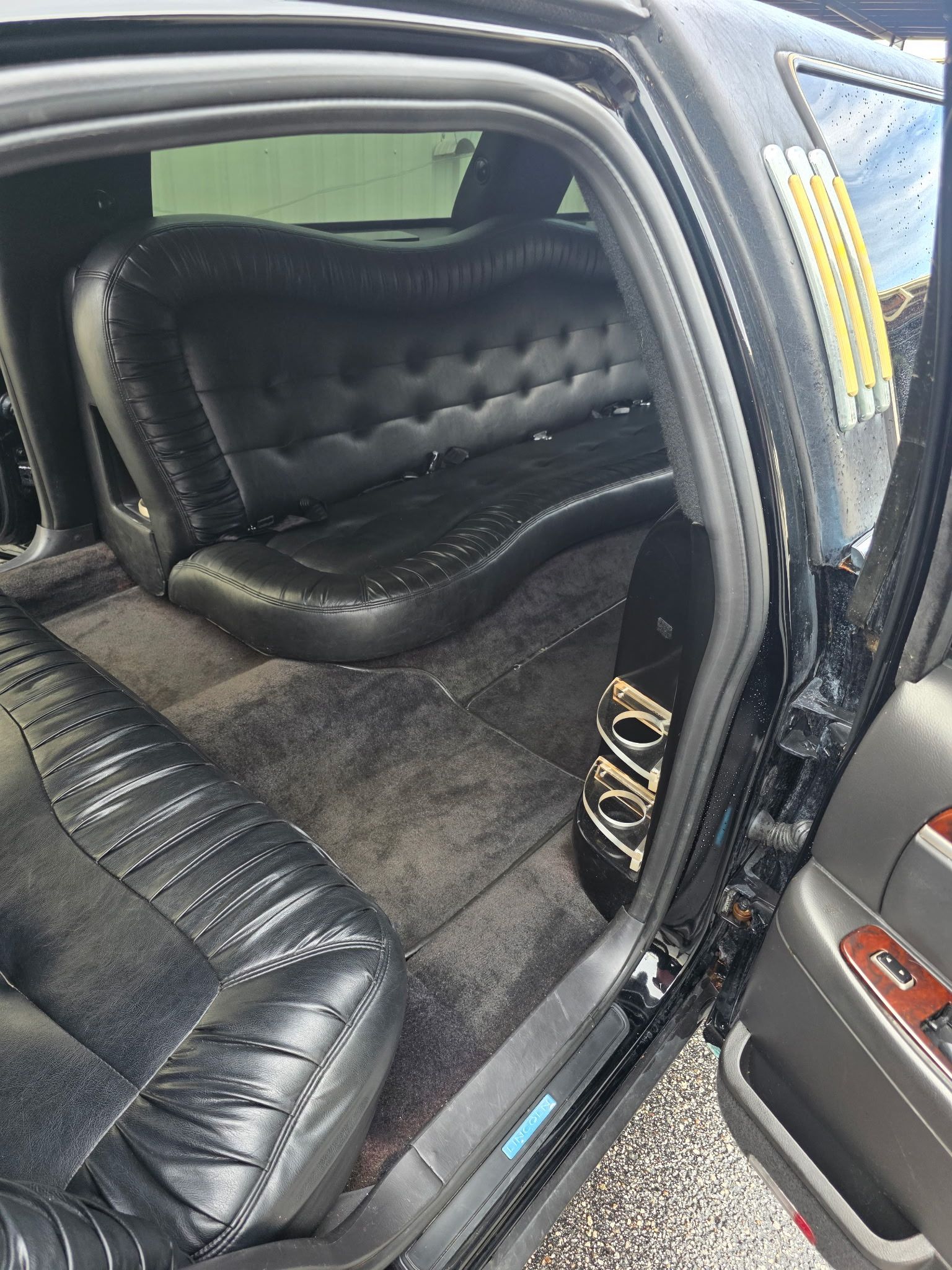 Used 2006 Lincoln Town Car Executive RWD image 8