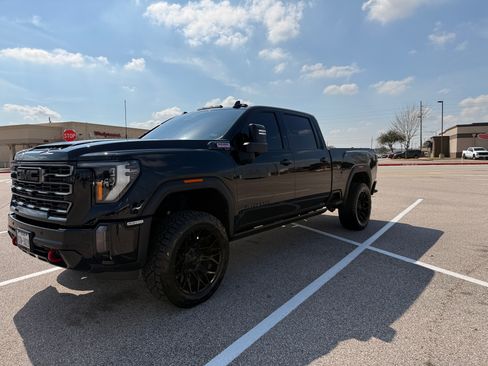 Used 2024 GMC Sierra 2500 AT4 w/ AT4 Premium Plus Package image 1