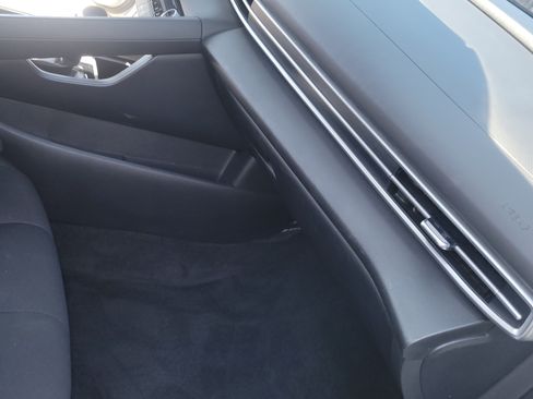 Used 2021 Hyundai Elantra SEL w/ Cargo Package image 10