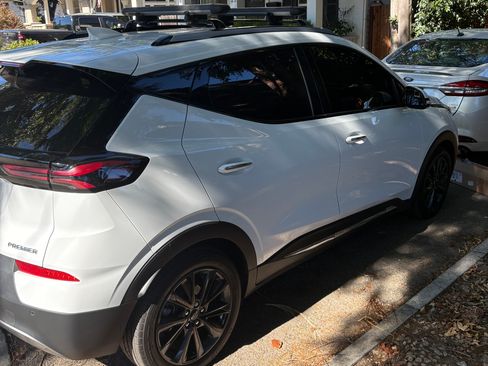 Used 2022 Chevrolet Bolt EUV Premier w/ Launch Edition image 1