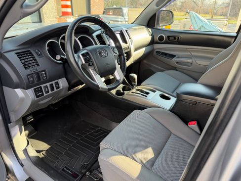 Used 2014 Toyota Tacoma 4x4 Double Cab w/ TRD Sport Package image 13