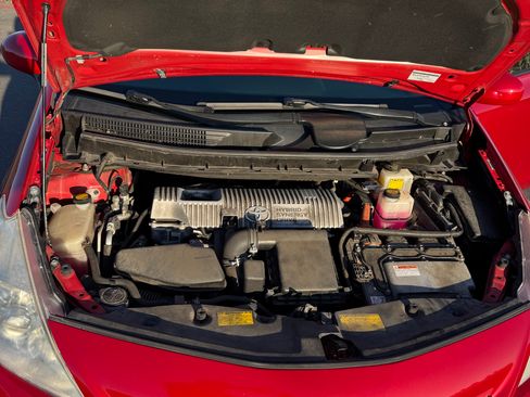 Used 2012 Toyota Prius V Five FWD image 2