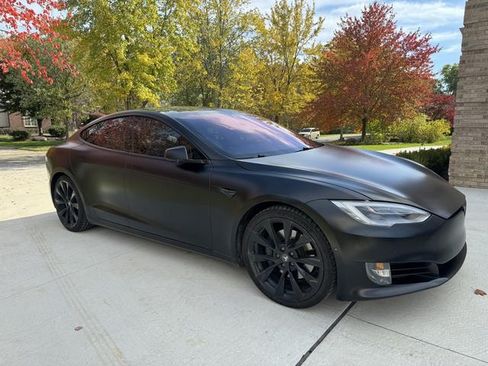 Used 2020 Tesla Model S AWD image 1