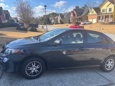 Used 2012 Toyota Corolla LE image 9