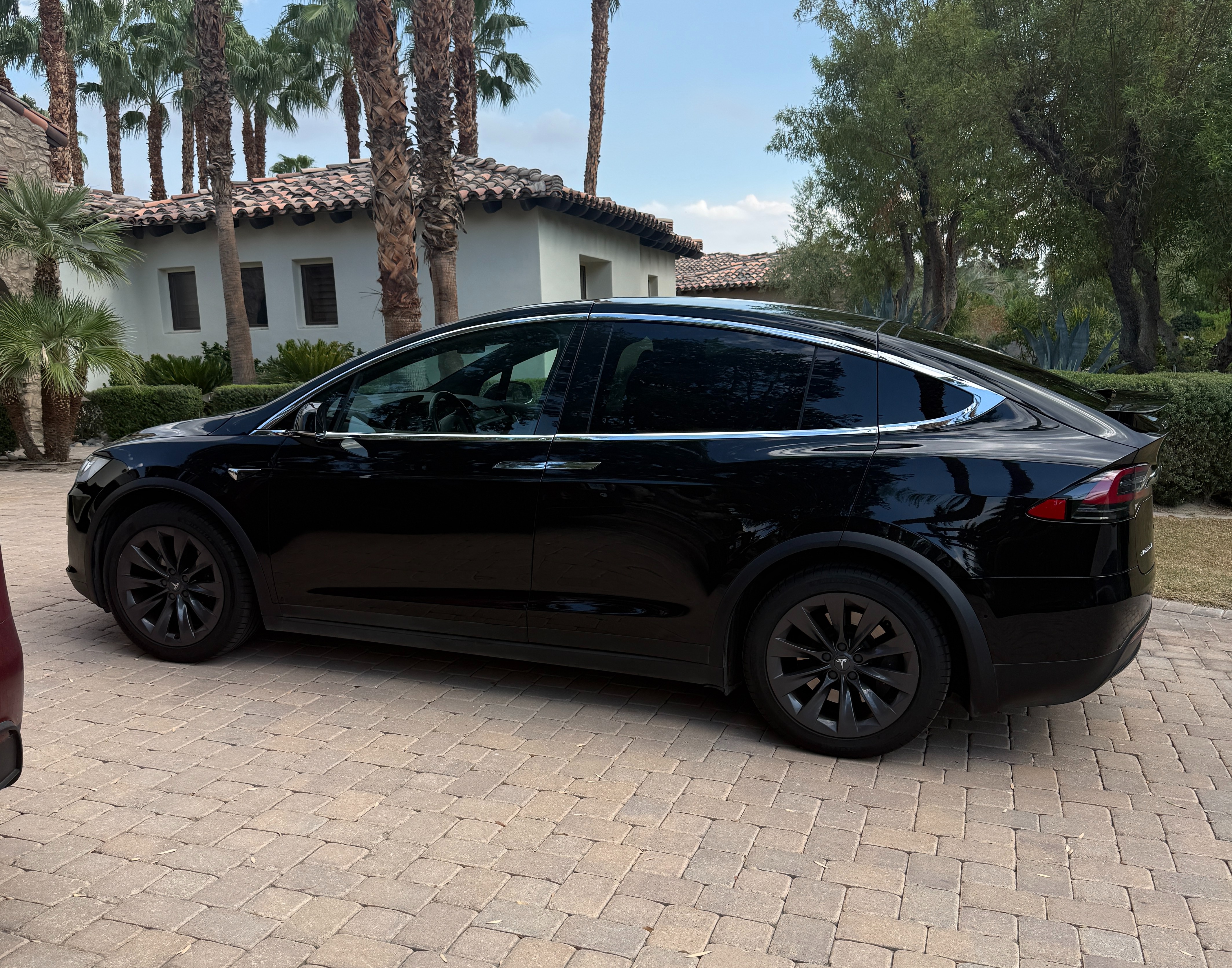 Used 2018 Tesla Model X 75D AWD/4WD image 9