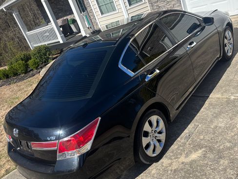 Used 2011 Honda Accord EX-L image 1