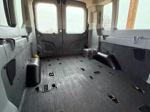 Used 2018 Ford Transit 350 XLT image 16