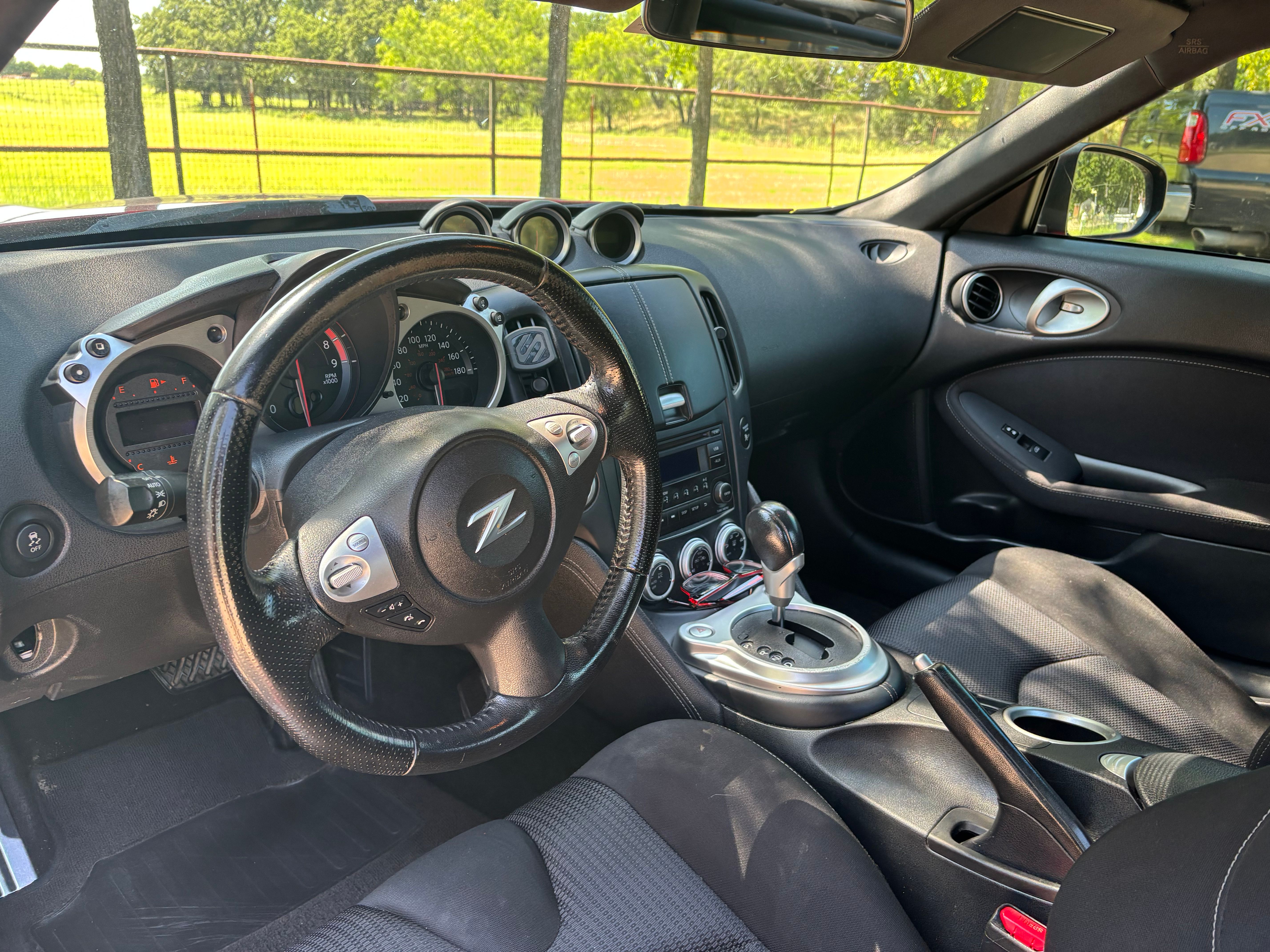 Used 2016 Nissan 370Z Coupe RWD image 16