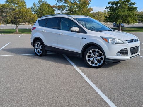 Used 2016 Ford Escape Titanium image 9
