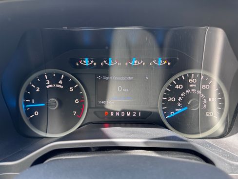Used 2017 Ford F150 XLT w/ Equipment Group 302A Luxury AWD/4WD image 24