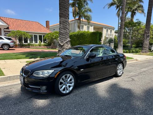 Used 2011 BMW 328i Convertible image 4