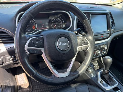 Used 2014 Jeep Cherokee Trailhawk image 6