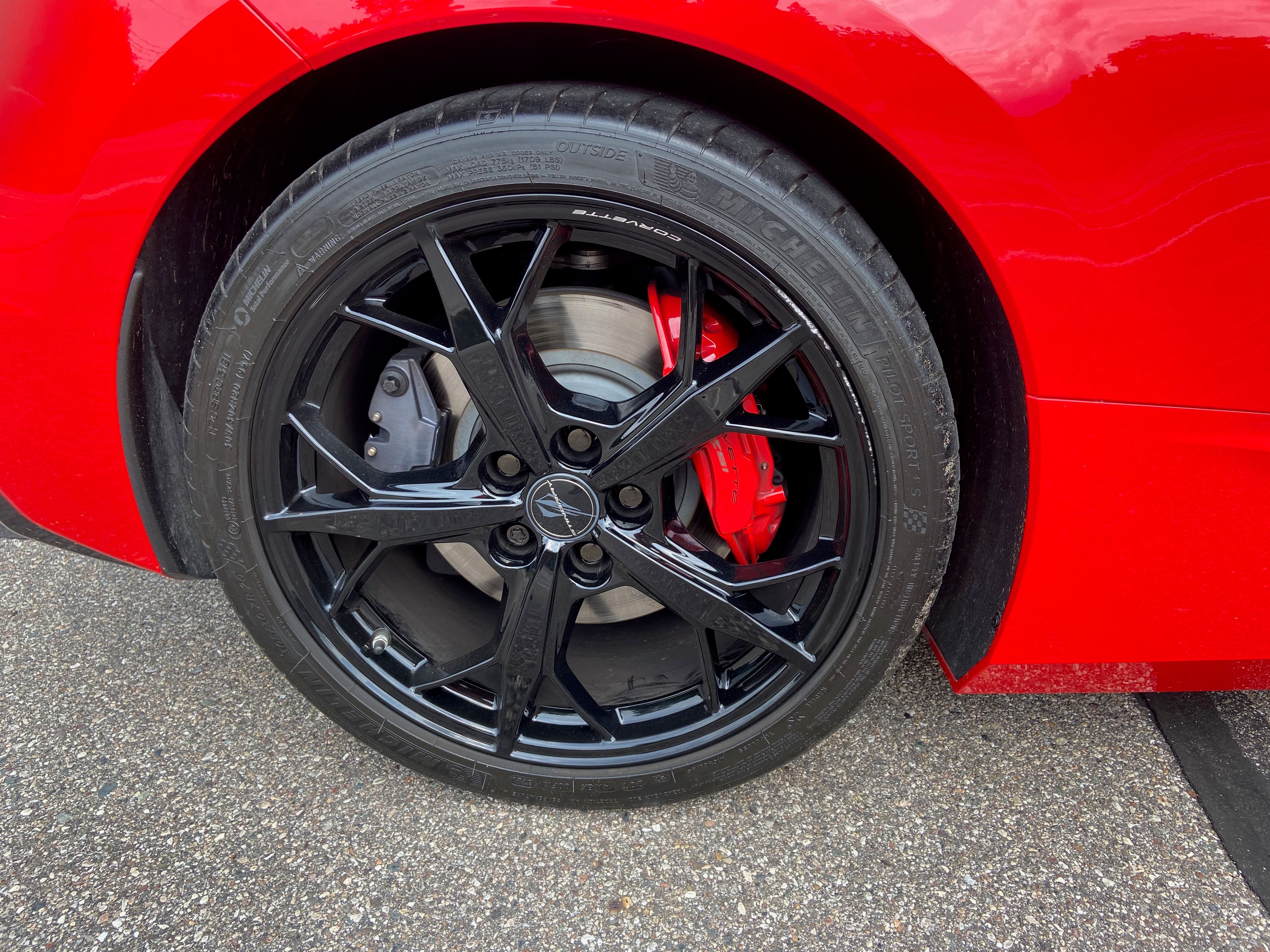 Used 2020 Chevrolet Corvette Stingray Premium Cpe w/ 3LT Preferred Equipment Group RWD image 17