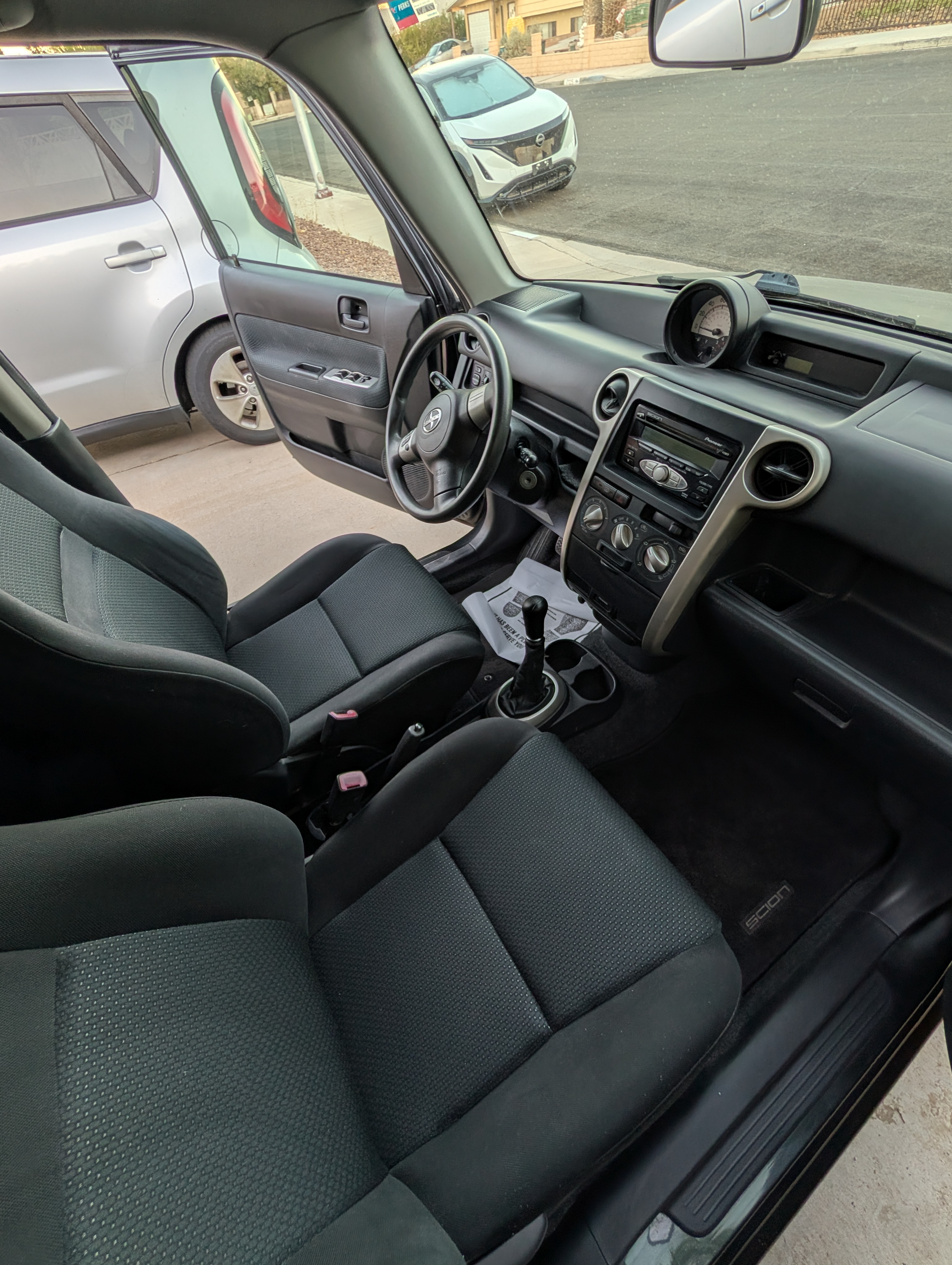 Used 2006 Scion xB FWD image 5
