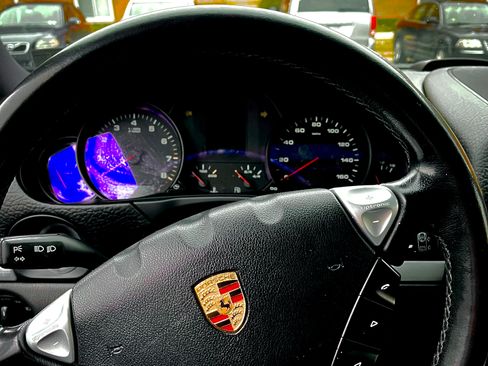 Used 2010 Porsche Cayenne Sport Utility 4D image 9