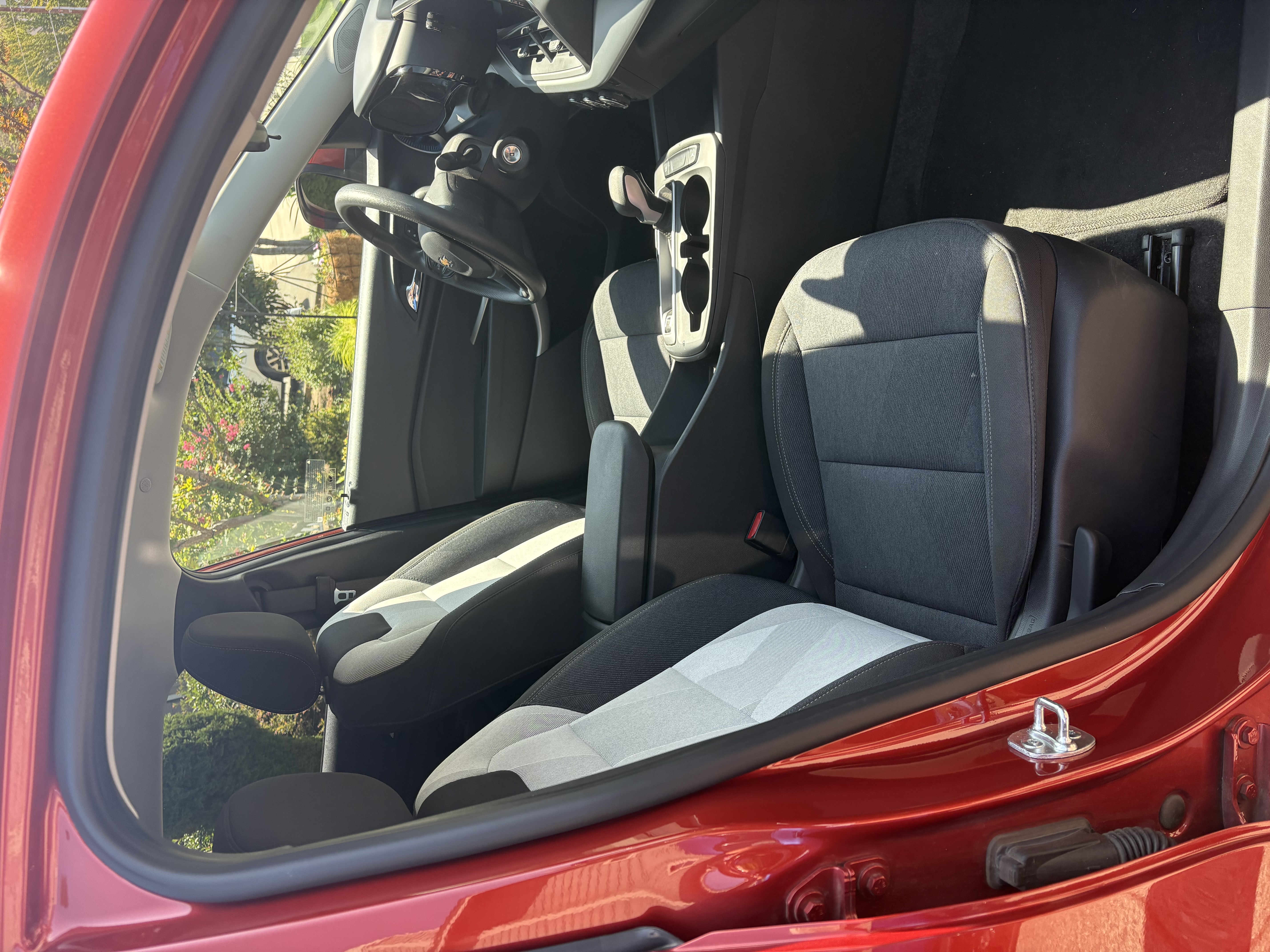 Used 2024 Chevrolet Trax LS w/ LS Convenience Package FWD image 9