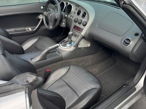Used 2008 Pontiac Solstice Convertible w/ Premium Package image 14