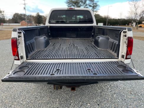 Used 2004 Ford F250 Lariat image 5