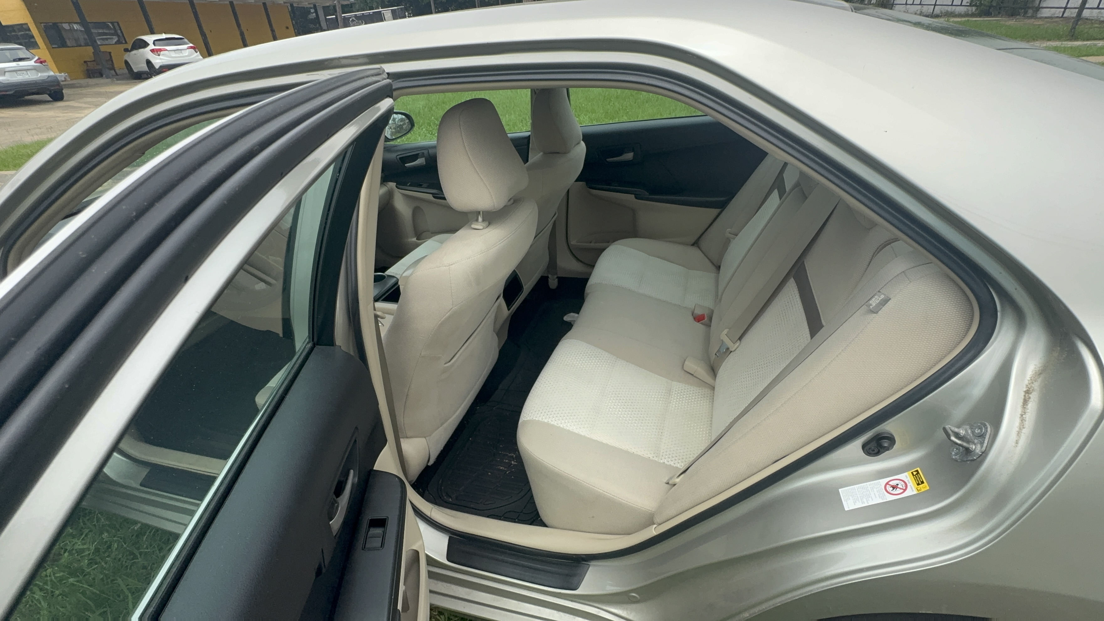 Used 2014 Toyota Camry FWD image 11