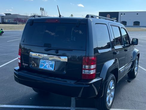 Used 2012 Jeep Liberty Sport image 8