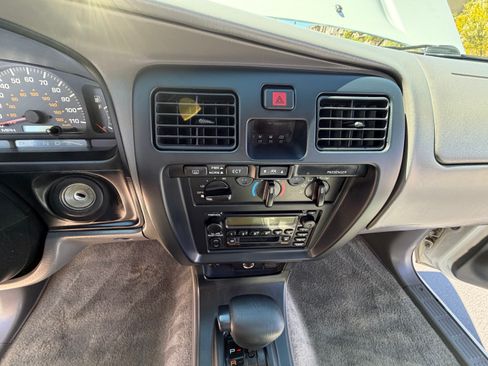 Used 2002 Toyota 4Runner SR5 image 31