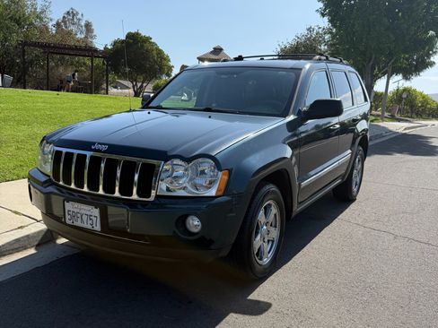Used 2005 Jeep Grand Cherokee Limited w/ Trailer Tow Group IV RWD image 2