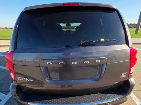 Used 2018 Dodge Grand Caravan GT image 8