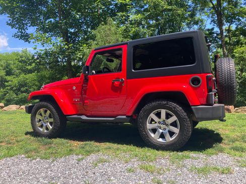 Used 2017 Jeep Wrangler Sahara AWD/4WD image 1