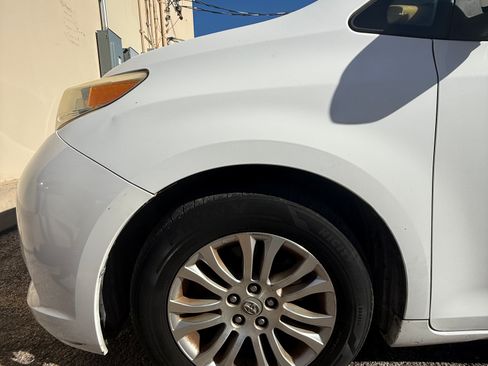 Used 2011 Toyota Sienna XLE image 5