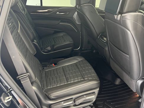 Used 2022 Cadillac Escalade Sport Platinum w/ LPO, ONYX Package AWD/4WD image 12