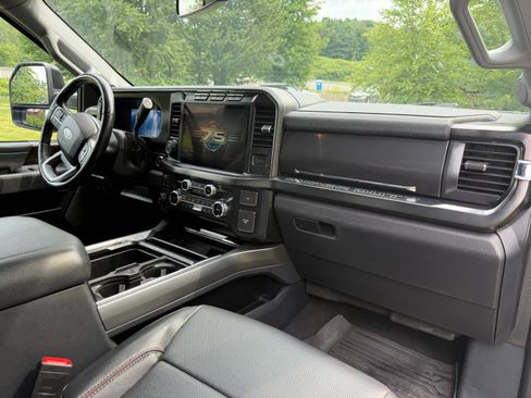 Used 2023 Ford F250 Lariat w/ Sport Appearance Package AWD/4WD image 9