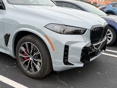 Used 2025 BMW X5 xDrive50e w/ M Sport Package image 5
