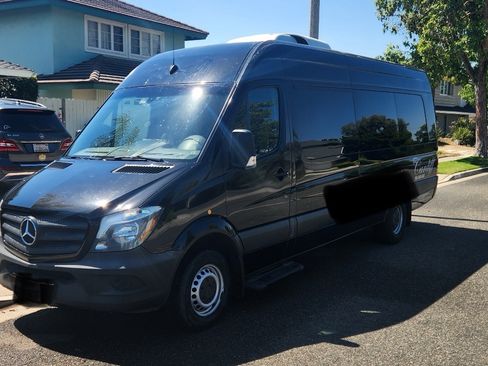 Used 2017 Mercedes-Benz Sprinter 3500 image 1