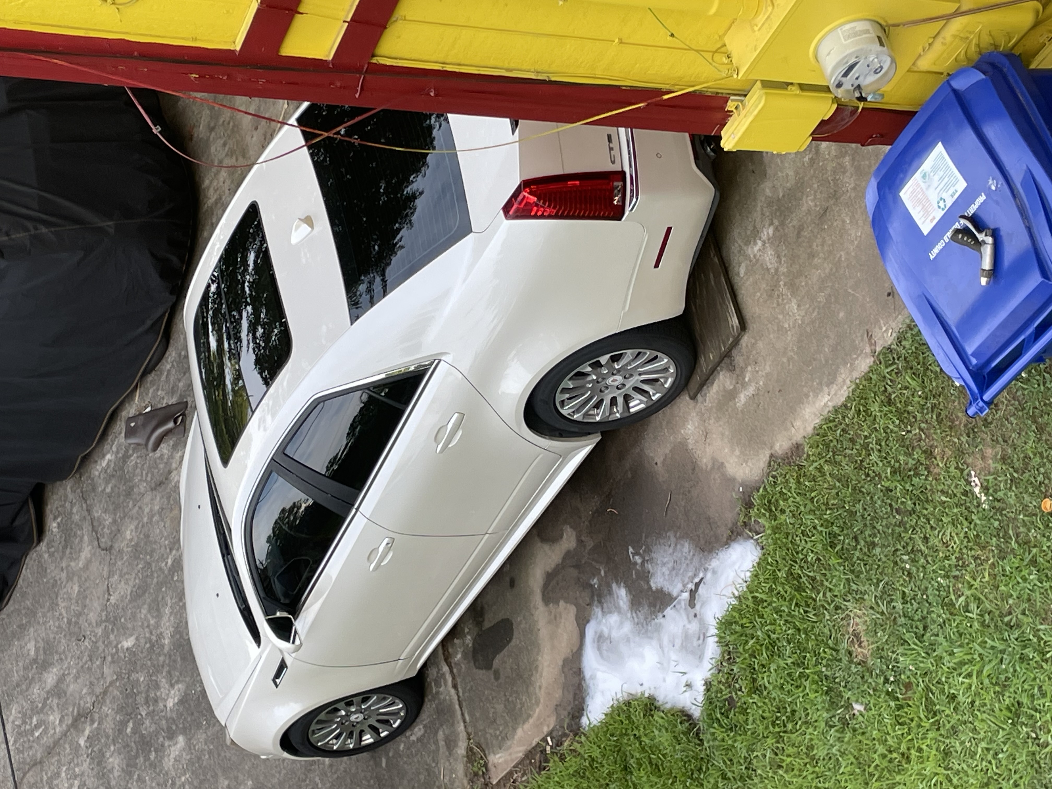 Used 2011 Cadillac CTS Premium RWD image 1