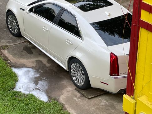 Used 2011 Cadillac CTS Premium image 1