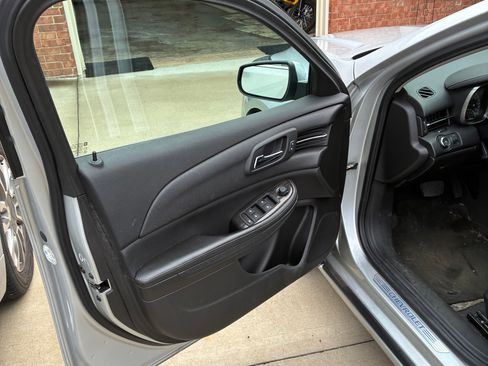Used 2016 Chevrolet Malibu LTZ FWD image 15