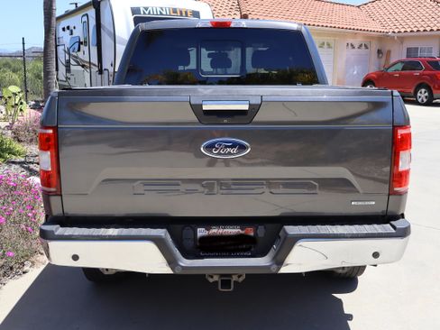 Used 2018 Ford F150 XLT w/ Equipment Group 302A Luxury AWD/4WD image 10