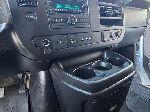 Used 2020 Chevrolet Express 3500 LS image 23