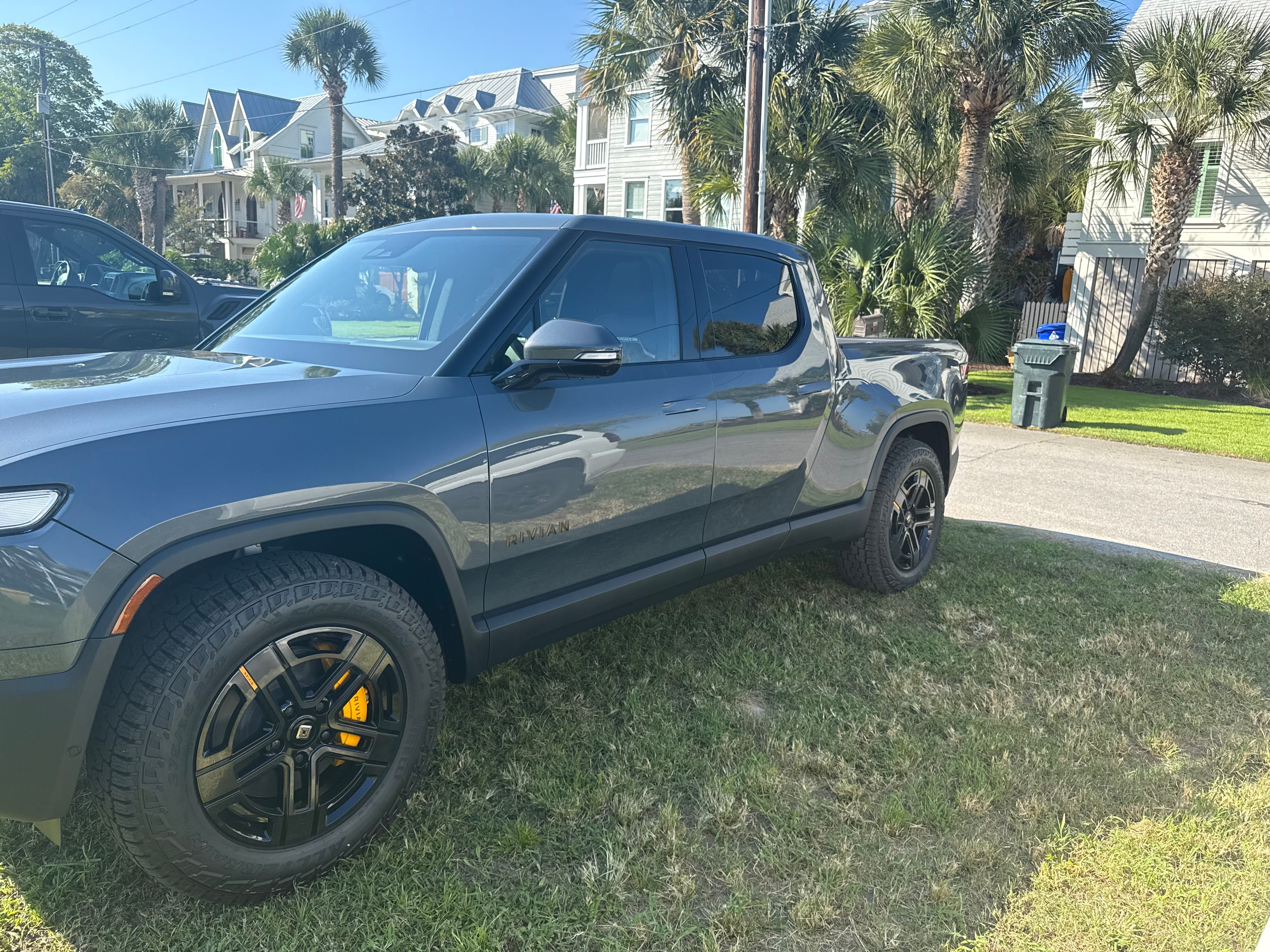 Used 2026 Rivian R1T Premium Tri AWD/4WD image 14