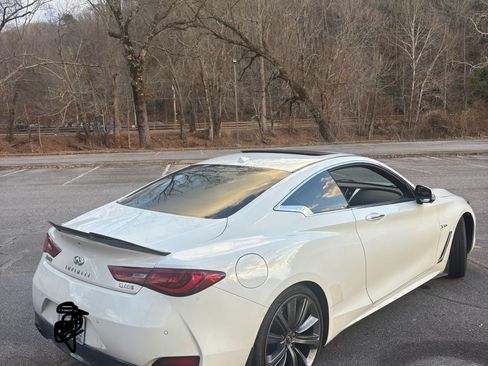 Used 2018 INFINITI Q60 Red Sport 400 w/ Sensory Package 3.0T Sport image 5