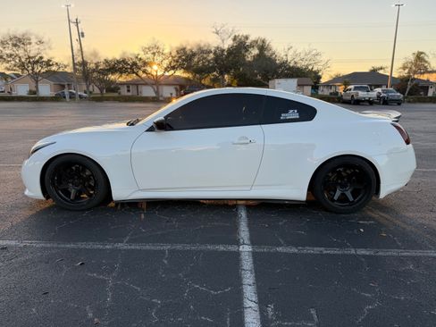 Used 2009 INFINITI G37 Journey w/ Premium Pkg image 8