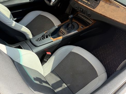 Used 2005 BMW Z4 2.5i RWD image 16