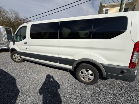 Used 2017 Ford Transit 350 XLT image 2