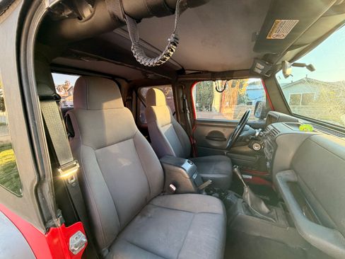 Used 2006 Jeep Wrangler X w/ Premium Audio Group image 18