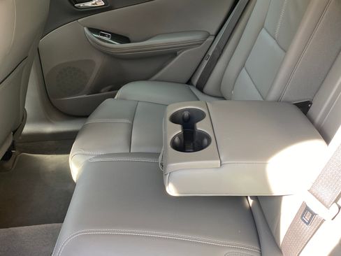 Used 2017 Chevrolet Impala LT w/ Leather Package image 25