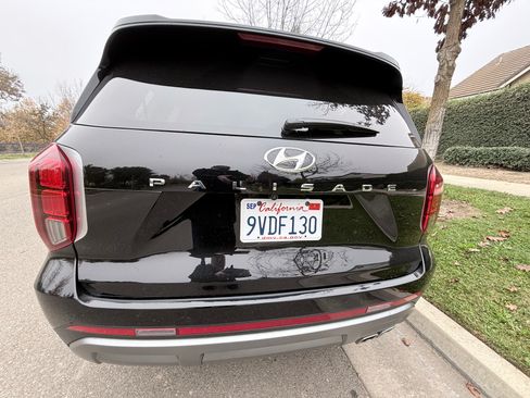 Used 2024 Hyundai Palisade SEL w/ Premium Package image 9